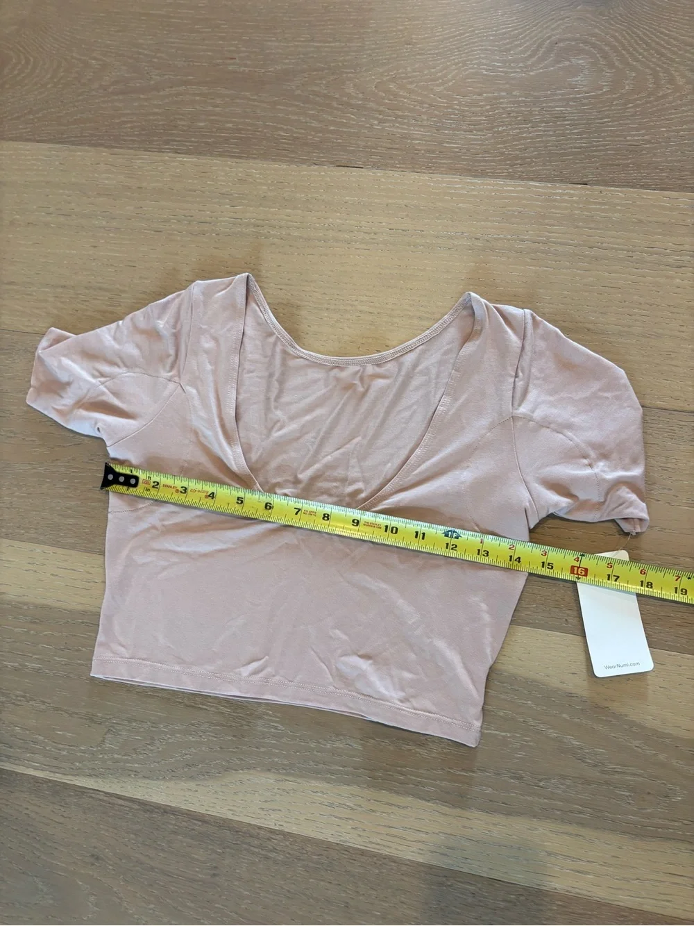 Numi The Crop Undershirt Almond M NWT Sweat Proof Short Sleeve Layer Shirt Top - Picture 13 of 14